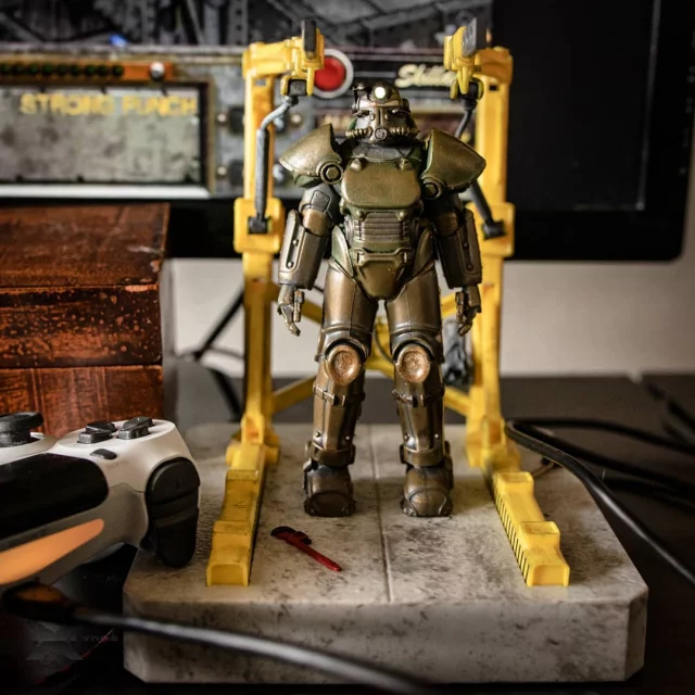 Figurka Fallout - T-51 Power Armor USB Hub (18 cm)